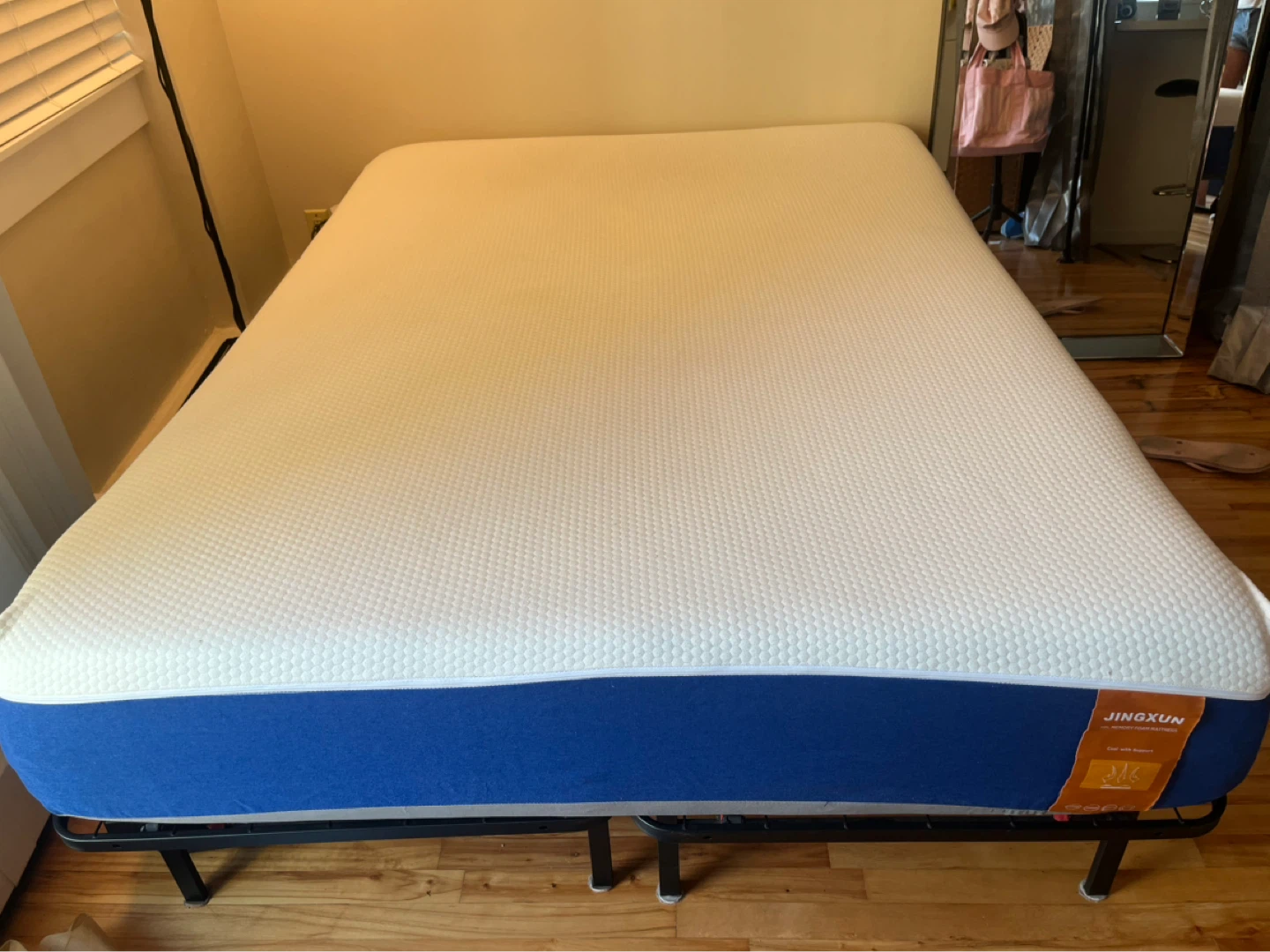 JINGXUN Queen Memory Foam Mattress - photo 2
