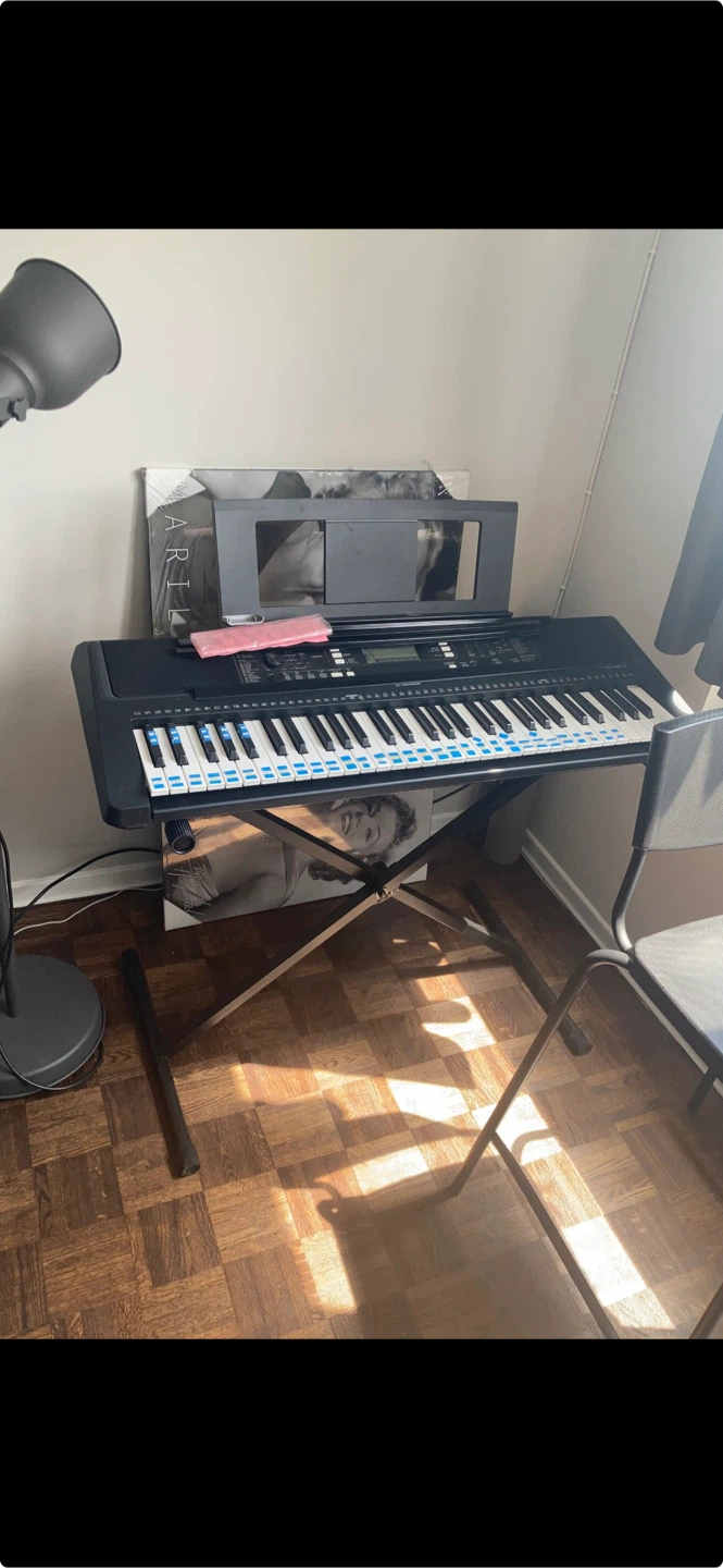 Yamaha Electronic Keyboard