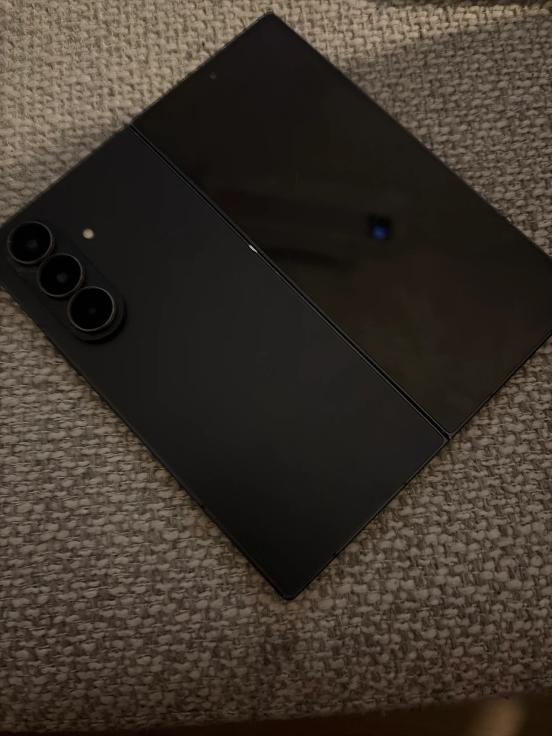 Samsung Galaxy Z Fold 4 Foldable Phone - photo 2