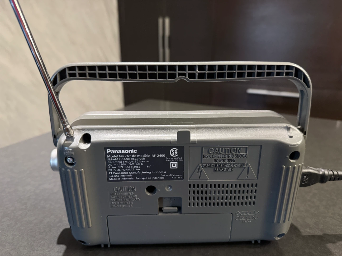 Panasonic RF-2400 FM-AM Band Receiver - photo 3
