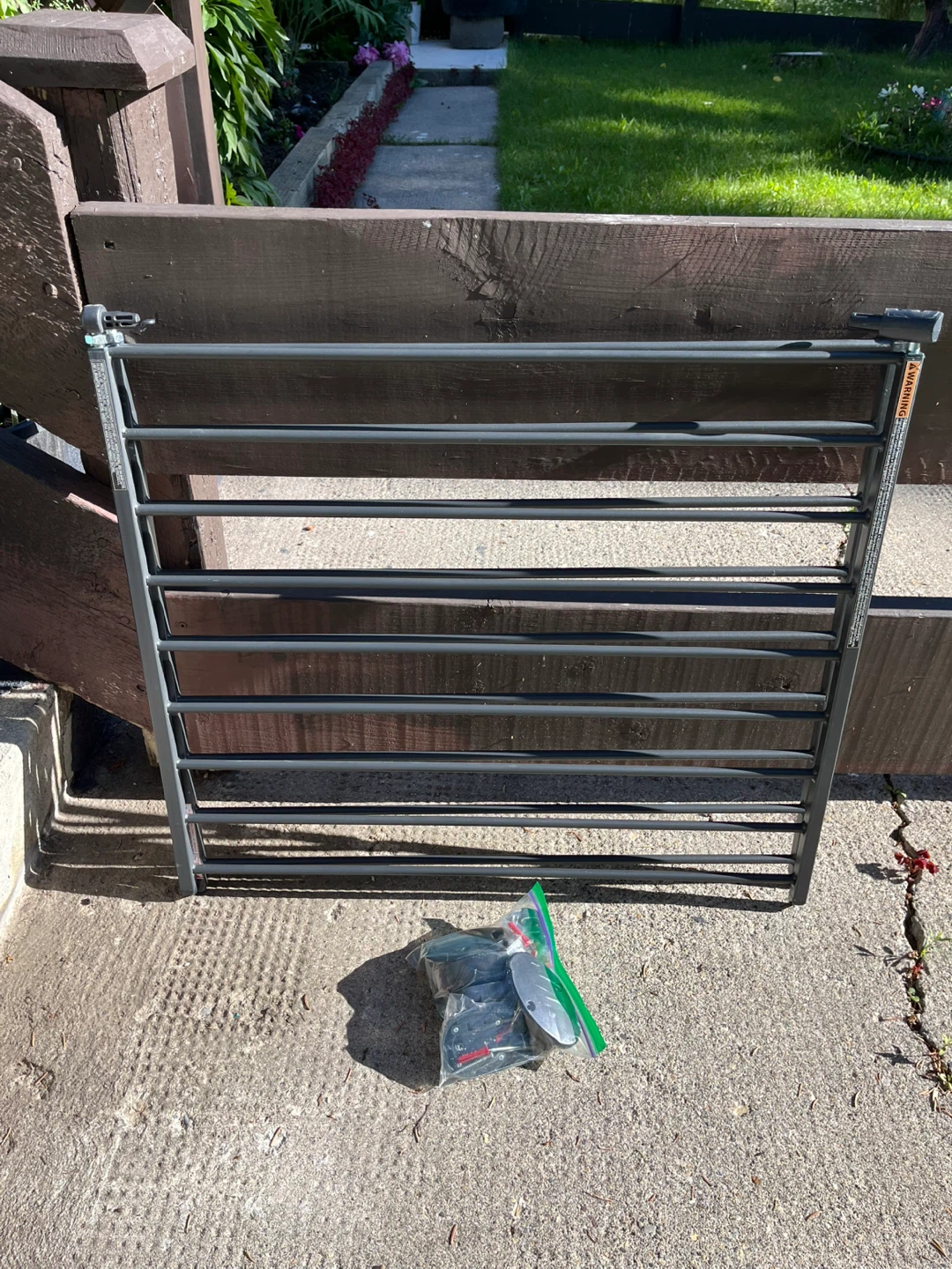 Safety 1st Metal Baby Gate, new, never used - photo 3