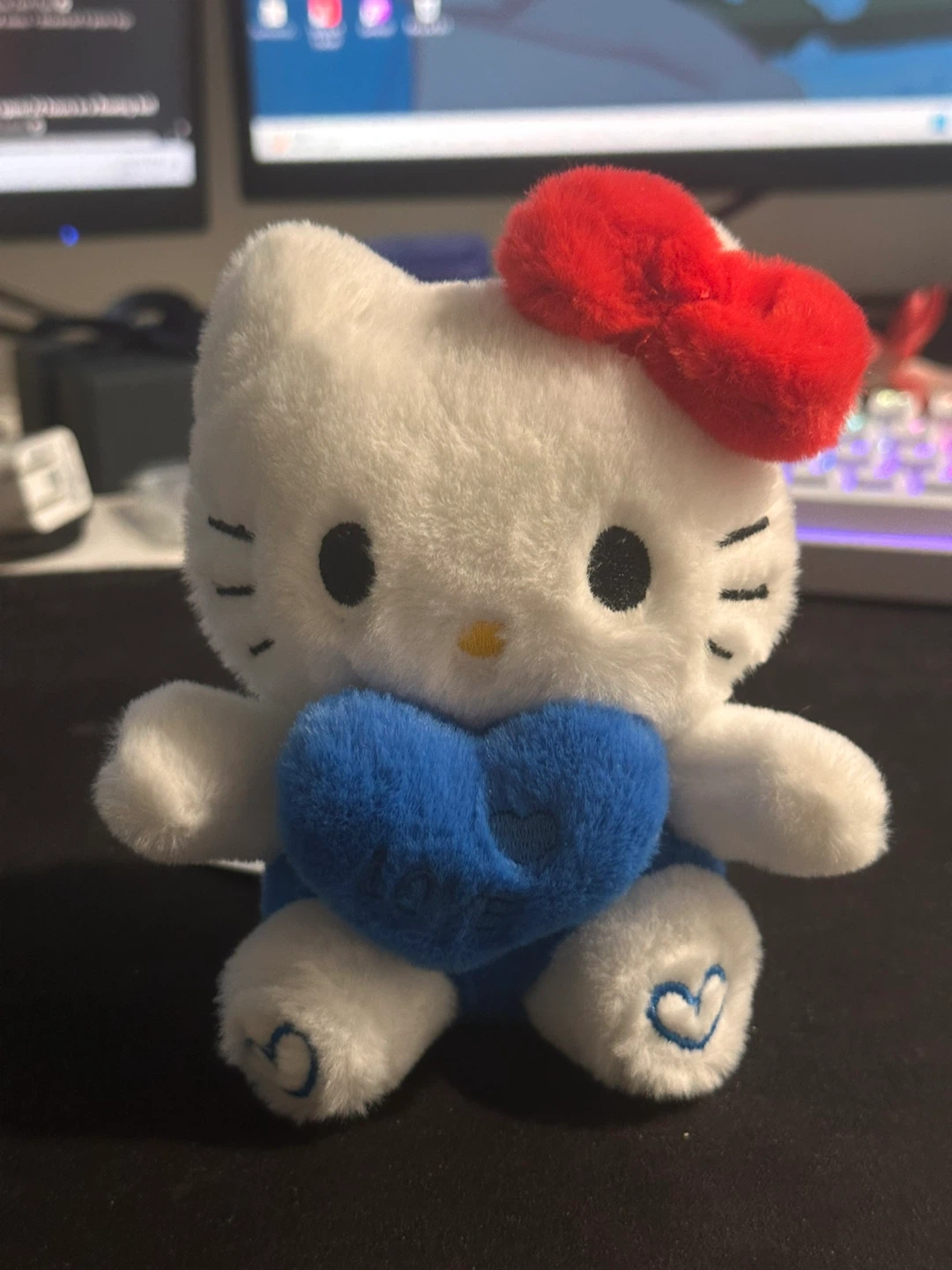 Hello Kitty Plush Keychain with original tag - photo 2