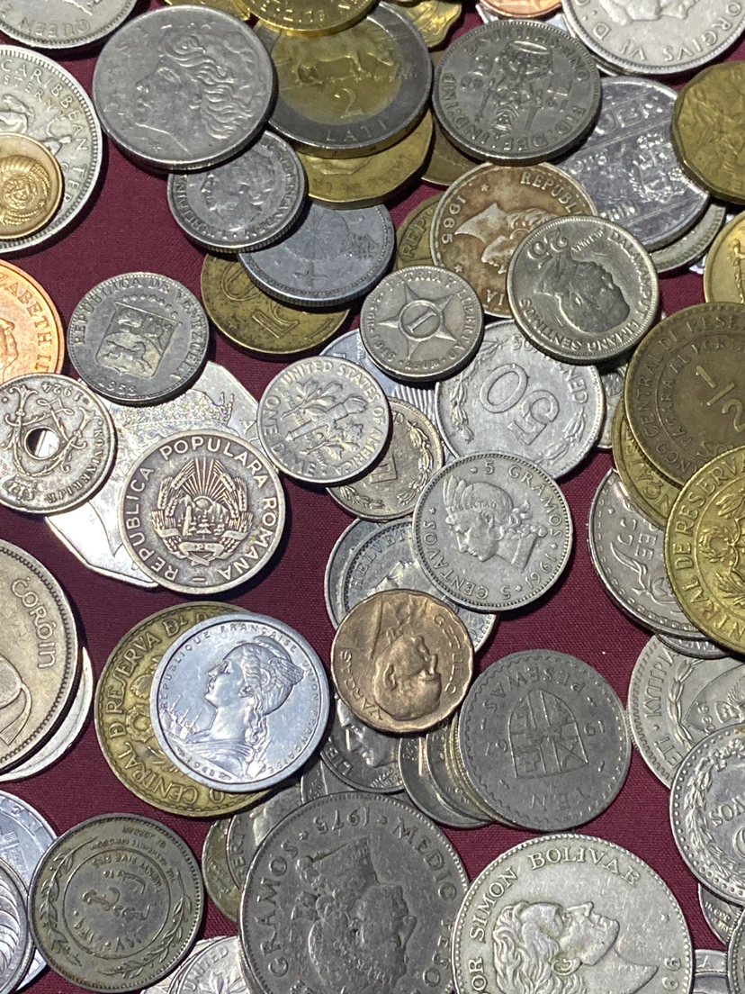 Vintage Assorted Collection of World Coins - photo 3