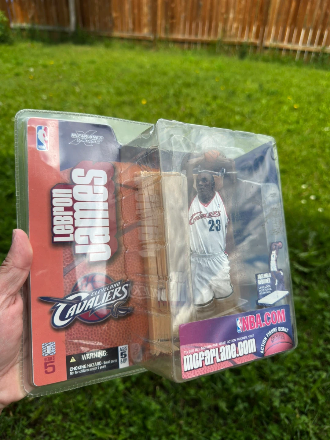 McFarlane Toys LeBron James Cleveland Cavaliers NBA Series 5 - photo 2
