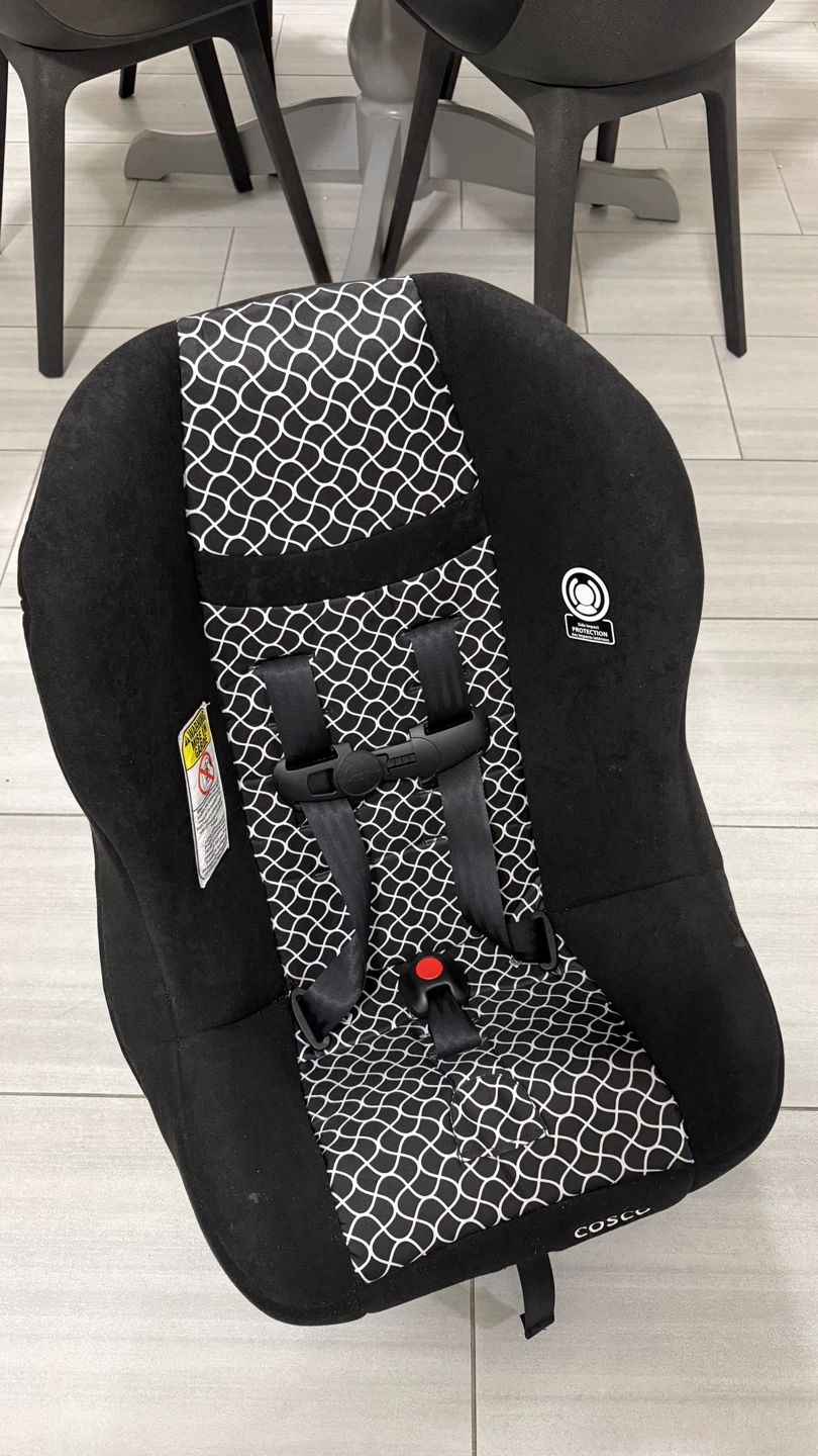 COSCO Scenera Next Car Seat - Clean Condition (Used for Guest)
