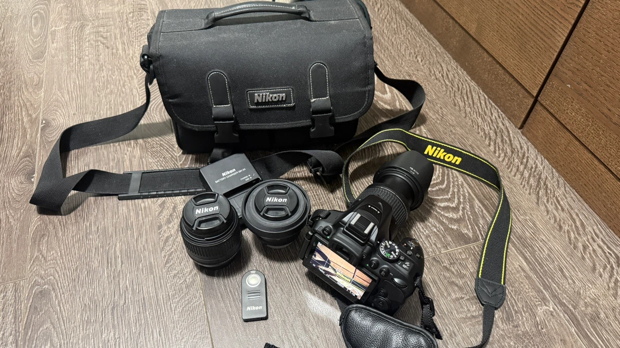 Nikon D5300 with 3 lenses - photo 2
