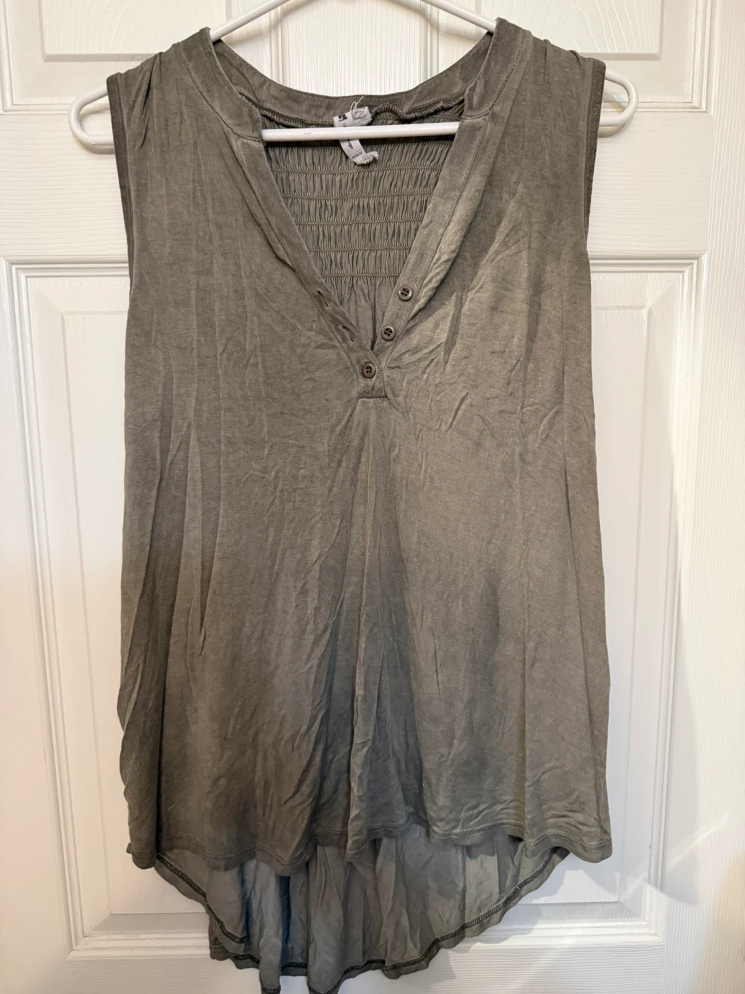 Women's Sleeveless V-Neck Top