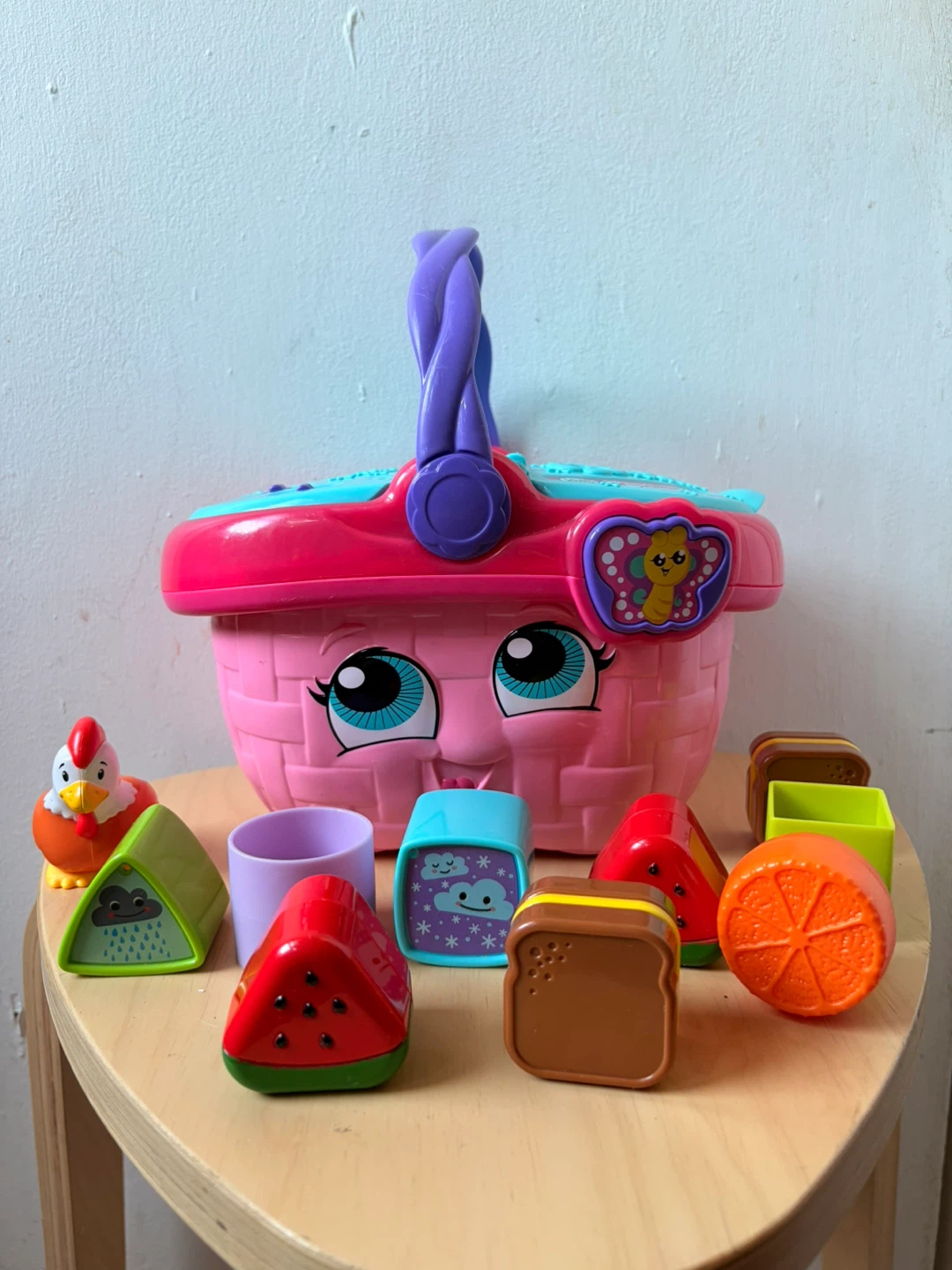Leap frog shapes and singing picnic basket