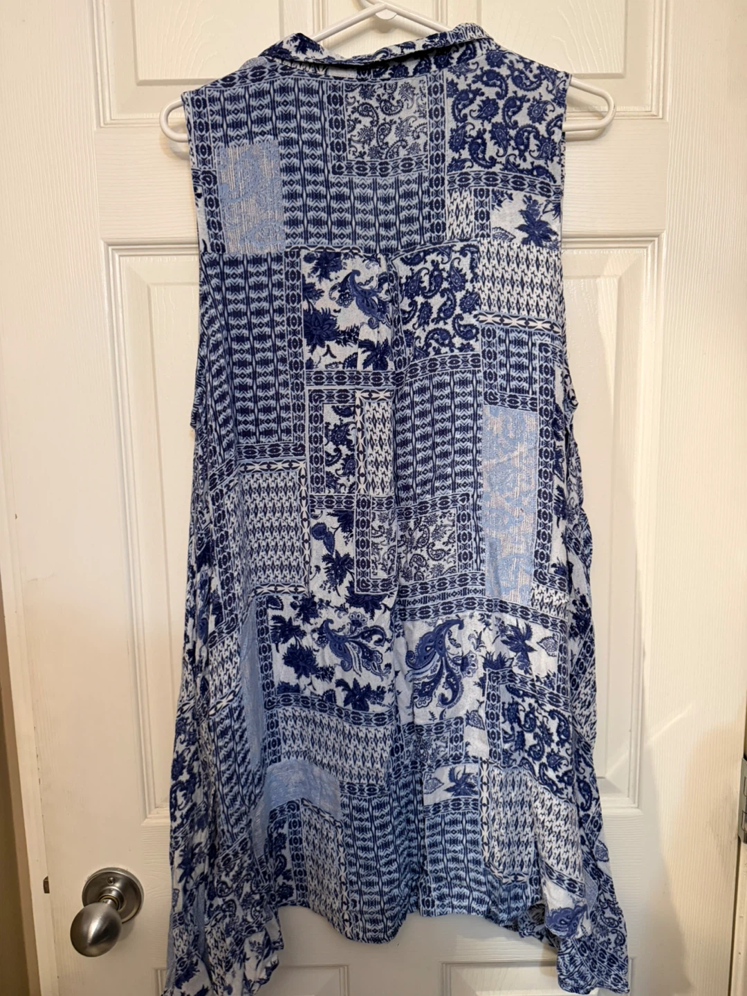 Pink Rose Sleeveless Blouse Blue Print Size Medium - photo 2