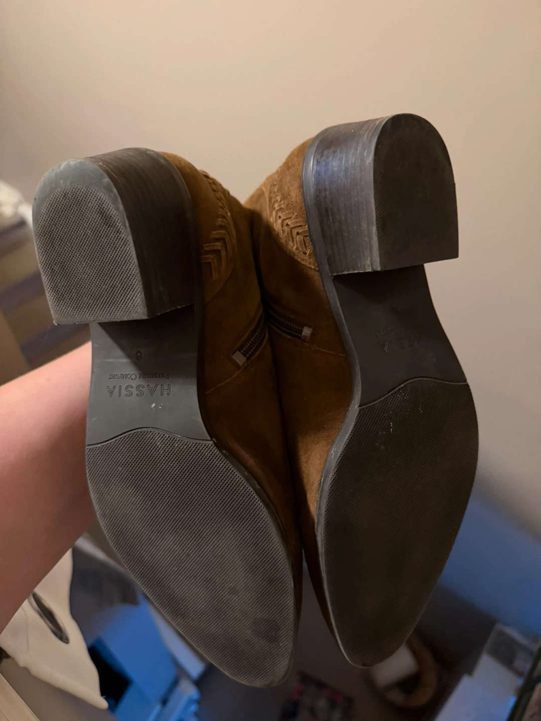 Hassia Suede Ankle Boots - photo 4