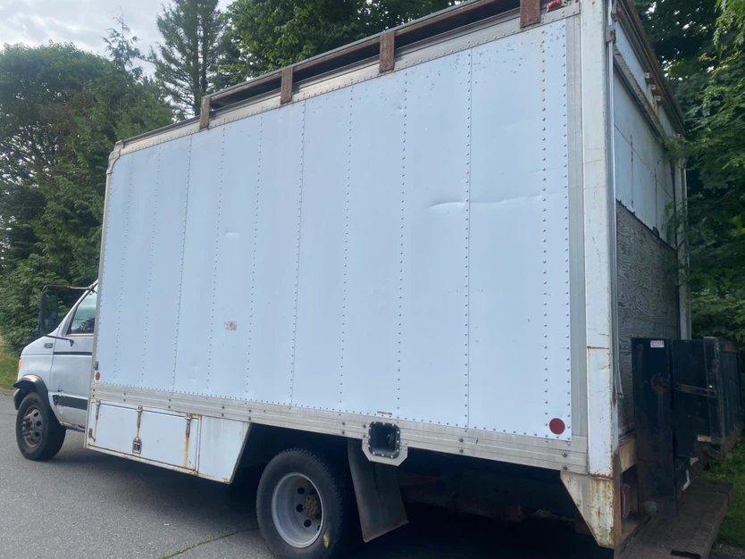 Ford E-350 Box Truck - photo 2