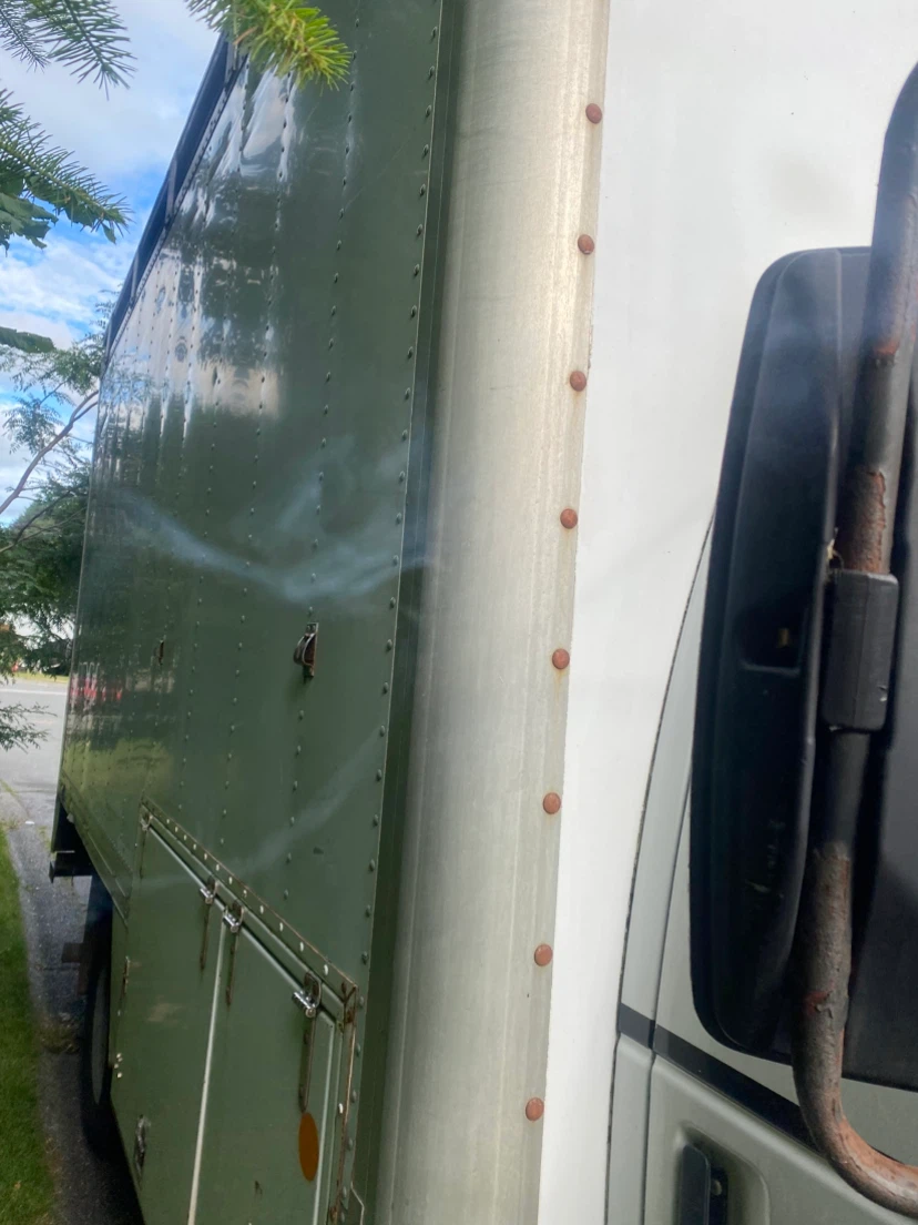 Ford E-350 Box Truck - photo 5