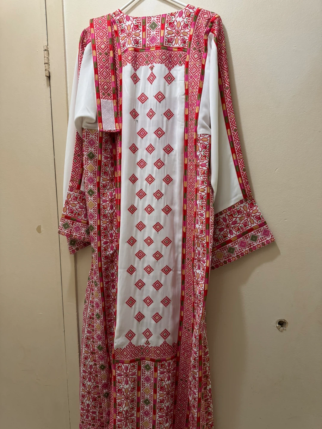 Embroidered White Dress size 3 - photo 2