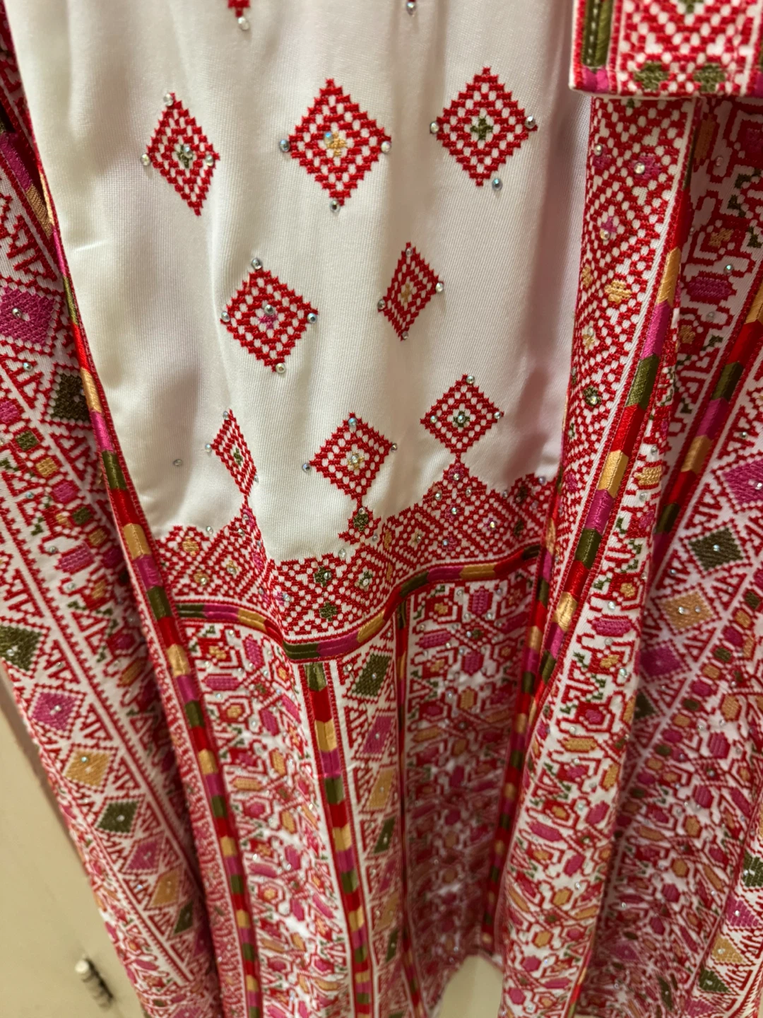 Embroidered White Dress size 3 - photo 4
