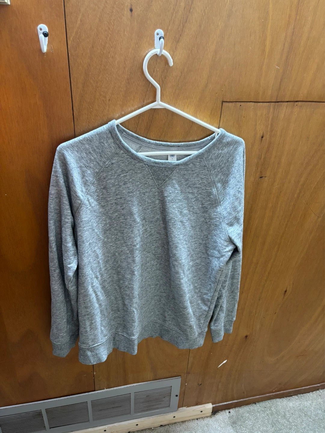 Old Navy Grey Crew Neck Sweatshirt - Medium
