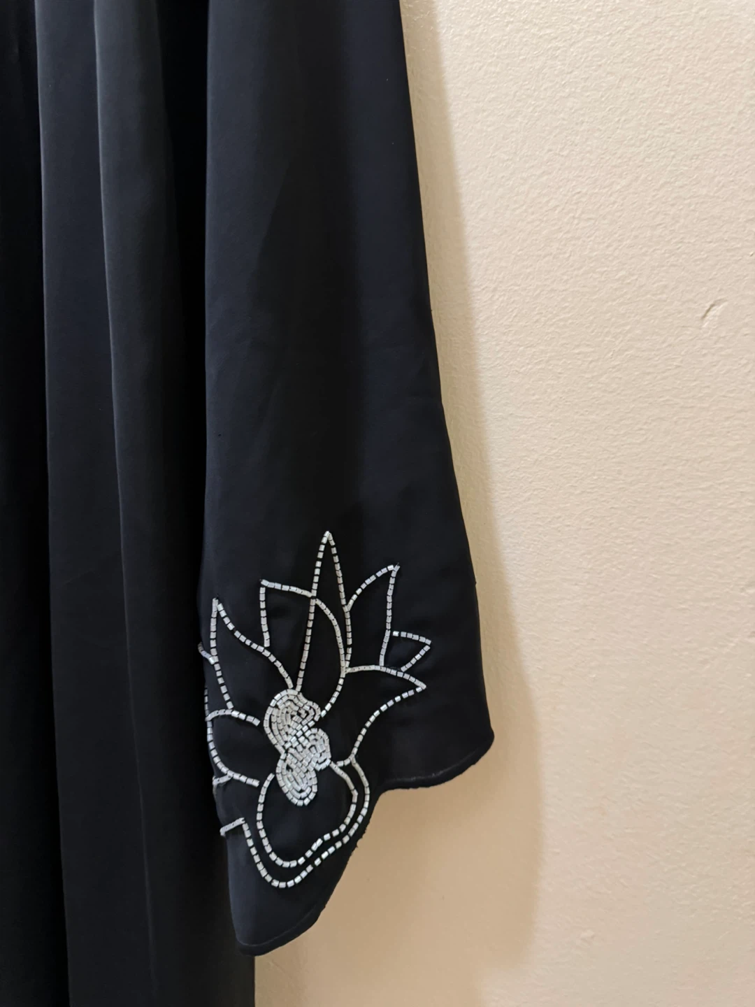 Black Abaya with Beaded Flower Detail size 60 - photo 3