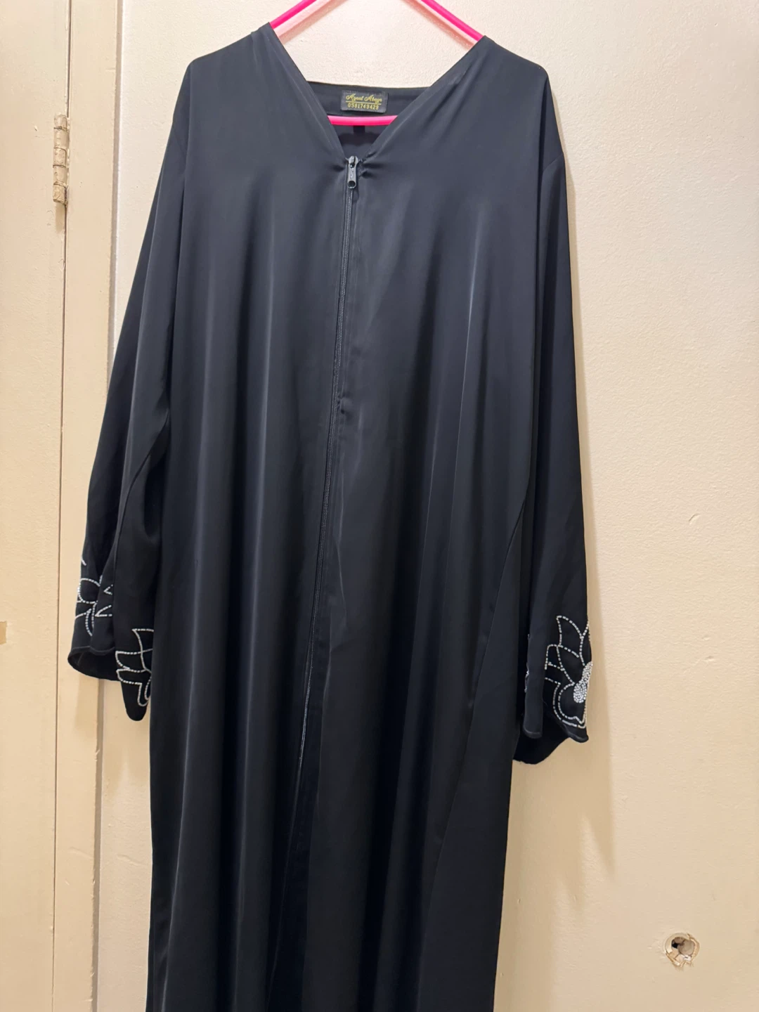 Black Abaya with Beaded Flower Detail size 60 - photo 4