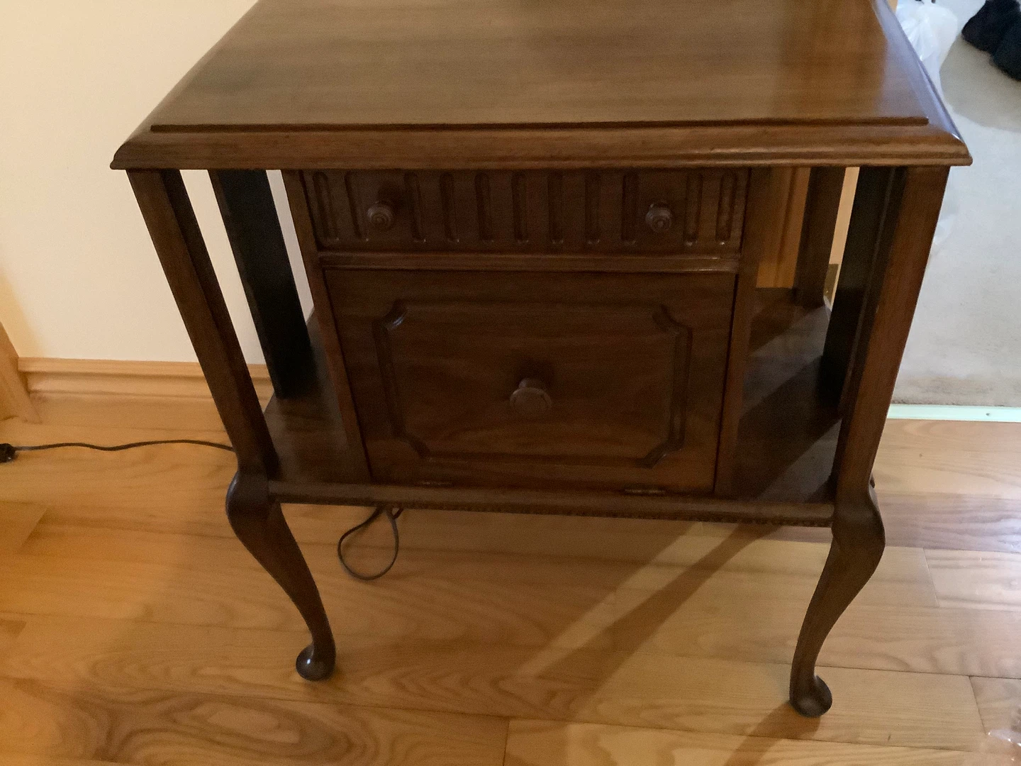 Ant/Vt Gibbard Mahogany Wd Side Cabinet/Table 🐞