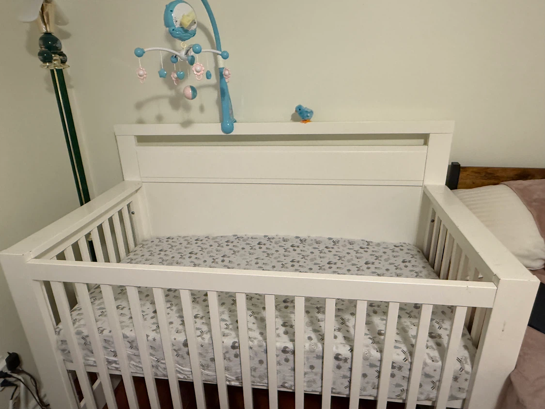 White Baby Crib and mattress