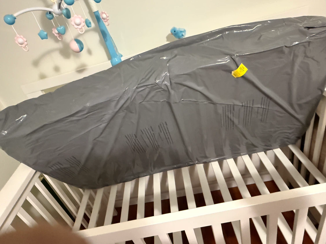 White Baby Crib and mattress - photo 4