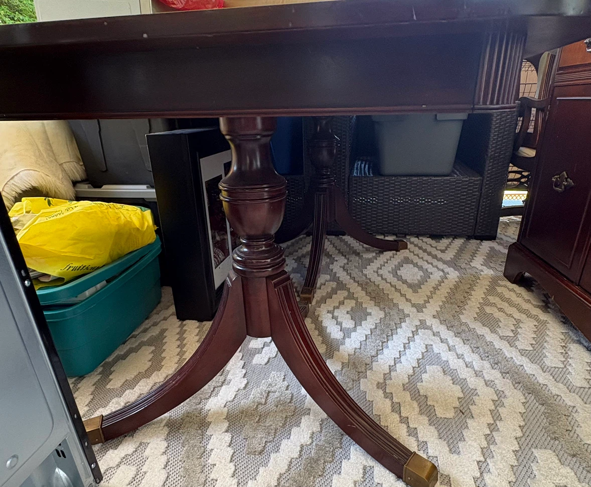 Hutch, table and 6 chairs - photo 2