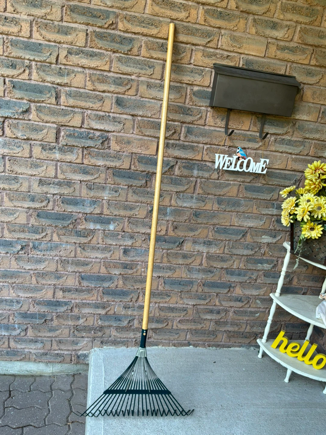 Leaf Rake with Wooden Handle