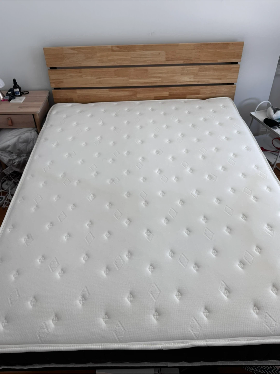 White Queen Size Mattress with Wooden Headboard - photo 2