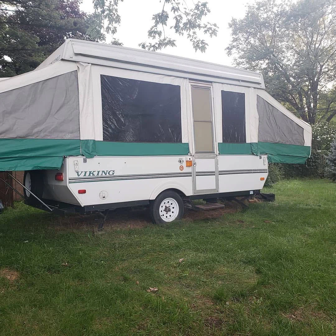 2004 Viking Pop-Up Camper