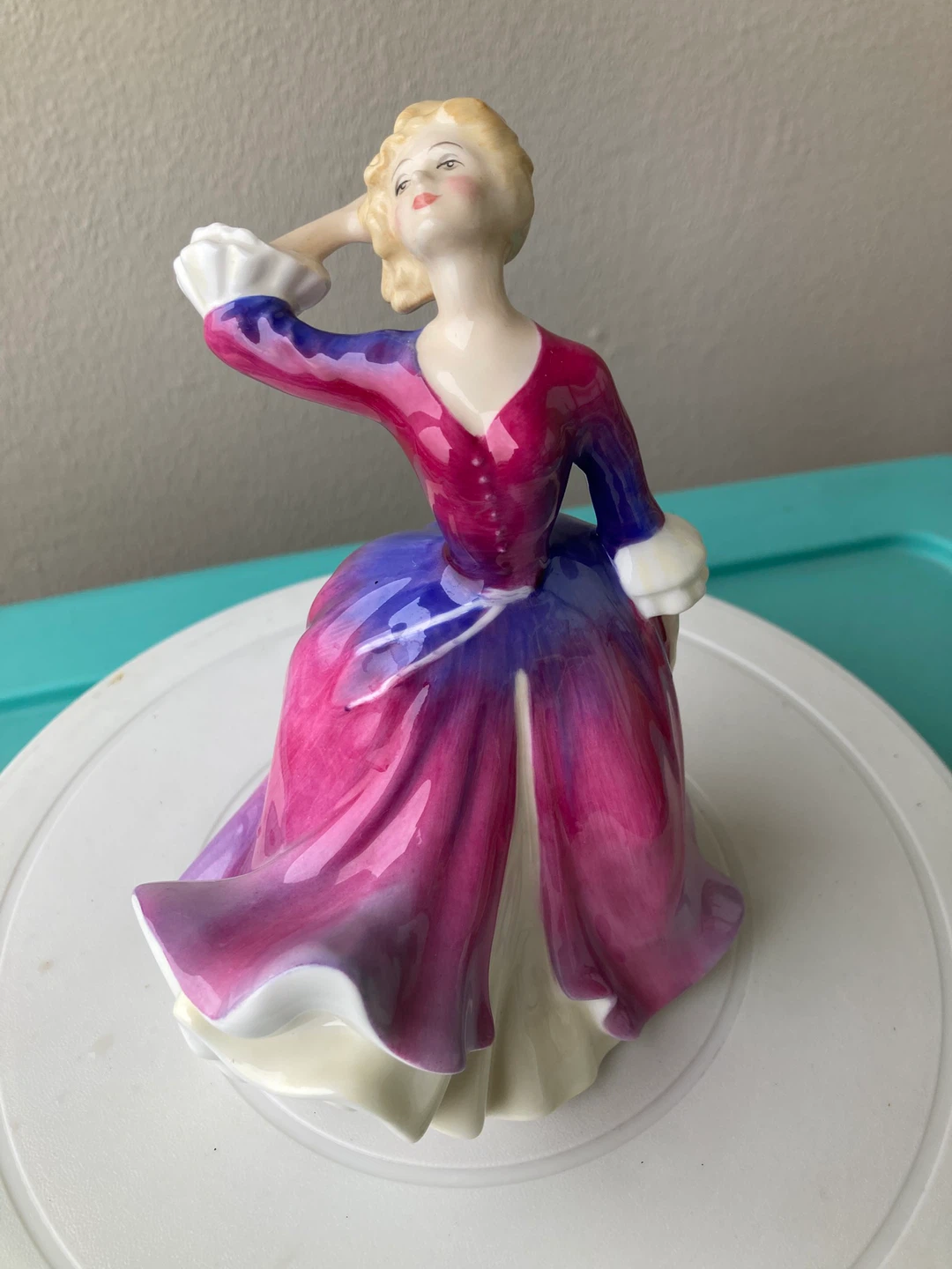 Vintage Porcelain Figurine Melissa Royal Doulton