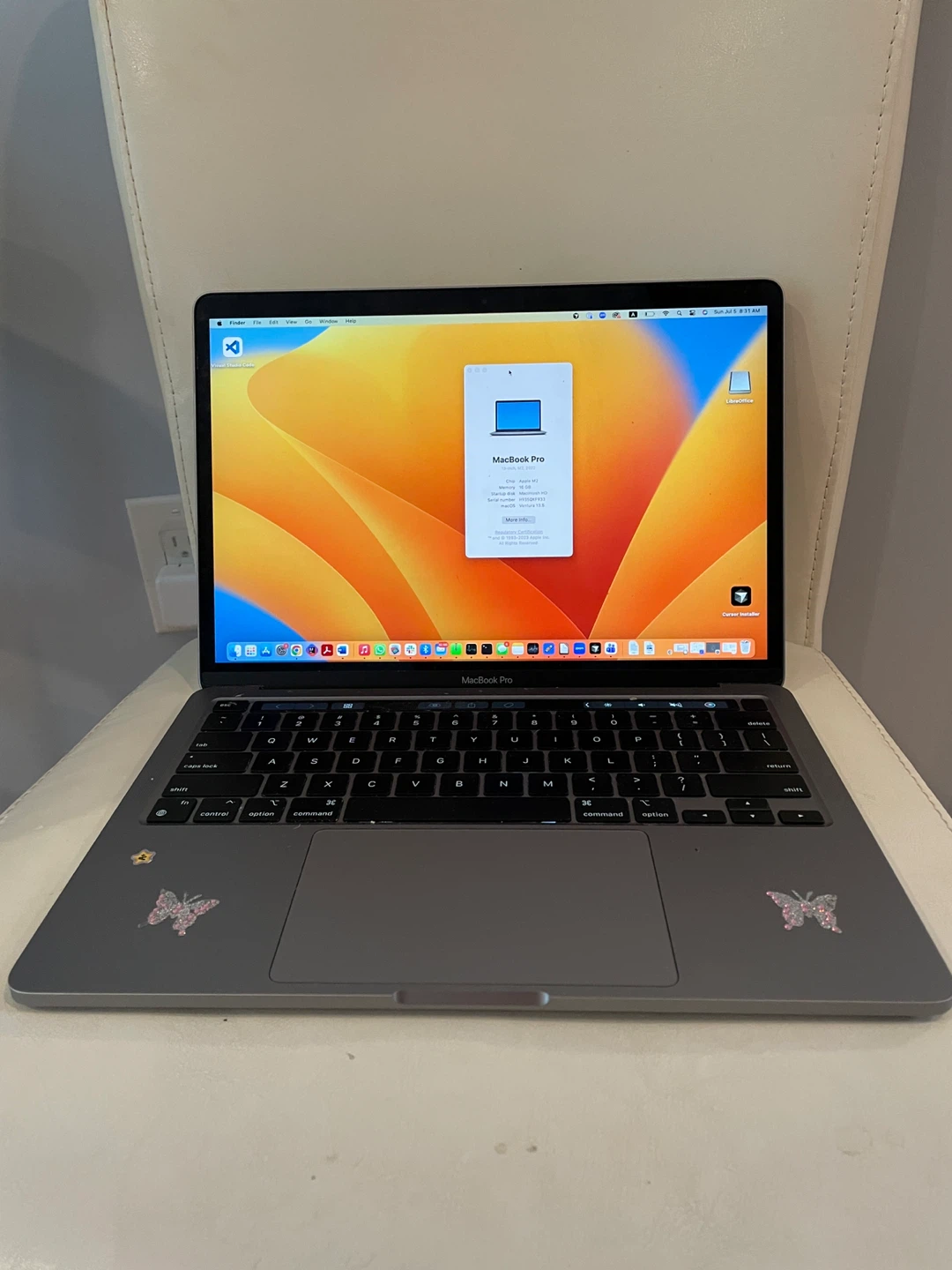 Apple MacBook Pro Laptop - photo 2