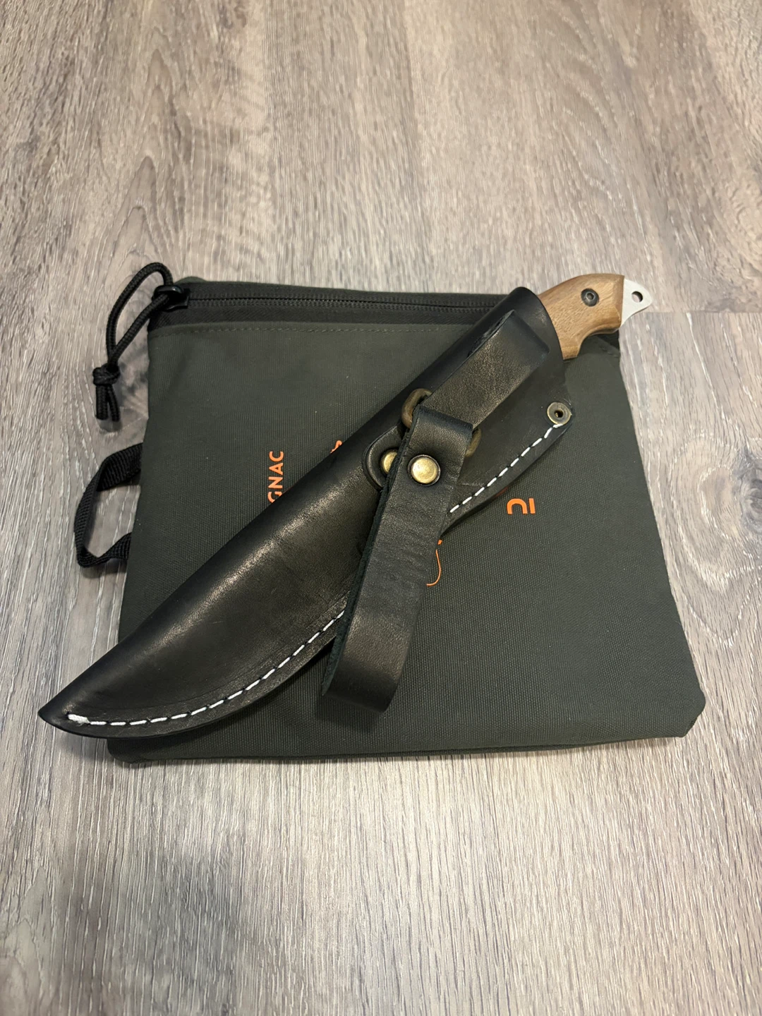 (Brand new) Outdoor Knife with Sheath & Folding wood stove