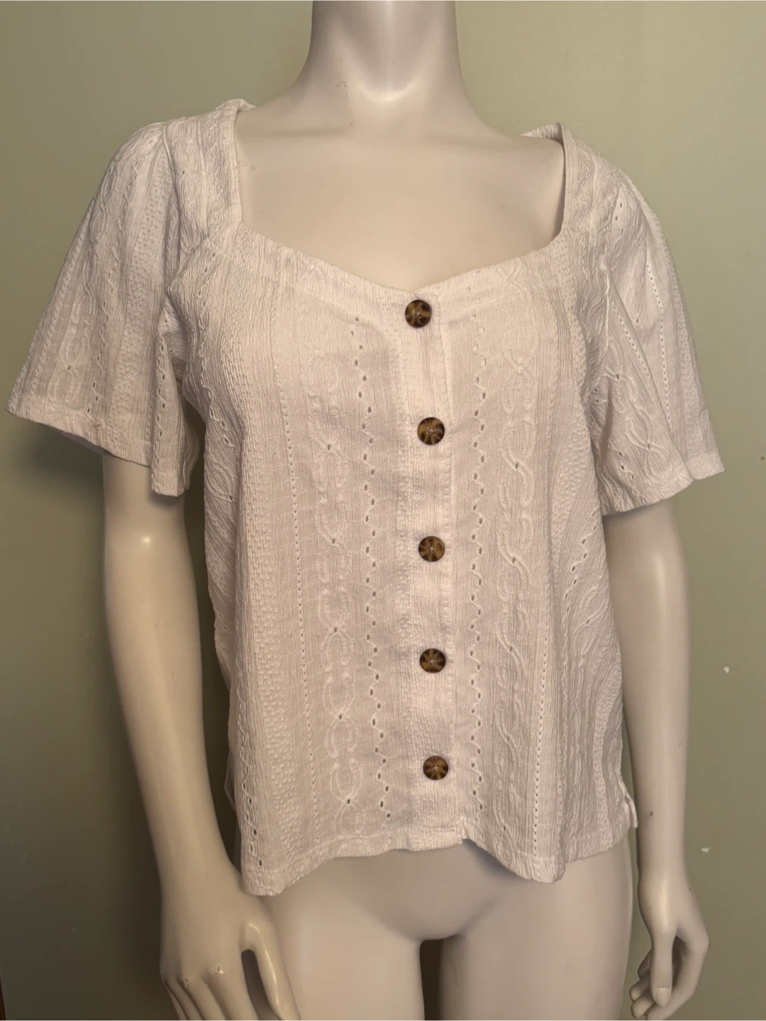Signature by Reitmans White Eyelet Button-Up Top Size M