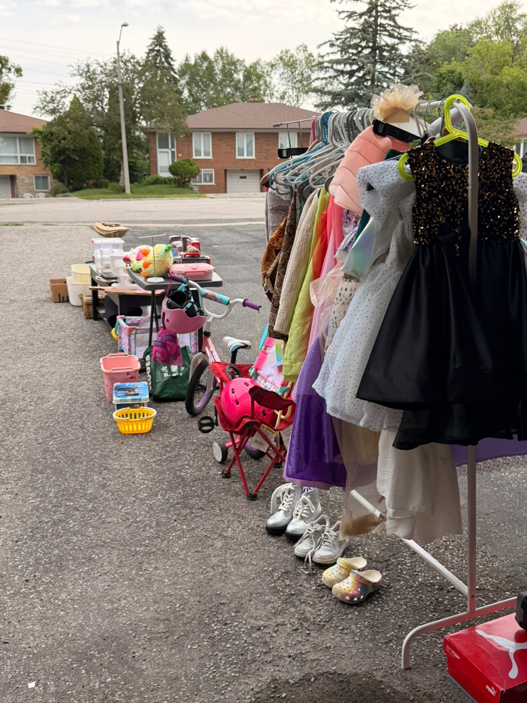 GARAGE SALE 🎉 - photo 2