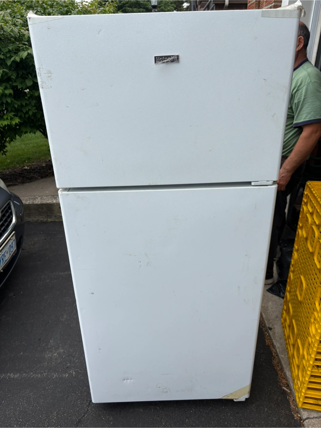 Hotpoint Refrigerator HPE16BTN