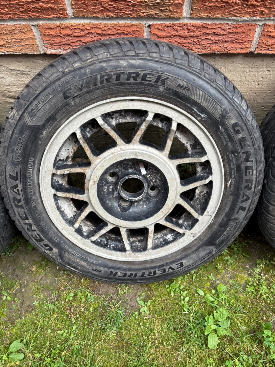 Set of 4 General Evertrek HP Tires on Alloy Rims - photo 4