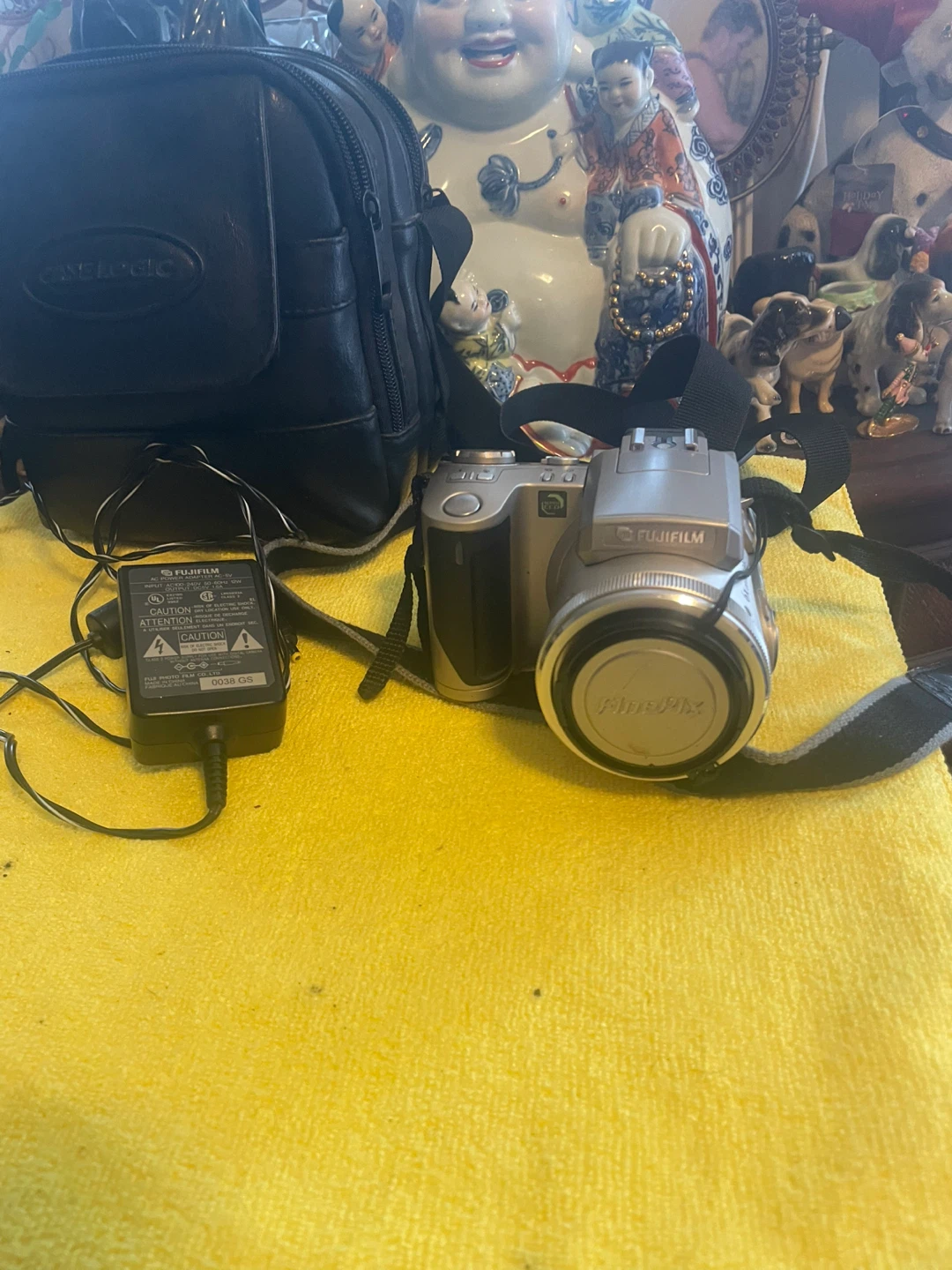 Fujifilm FinePix Digital Camera with Case - photo 2