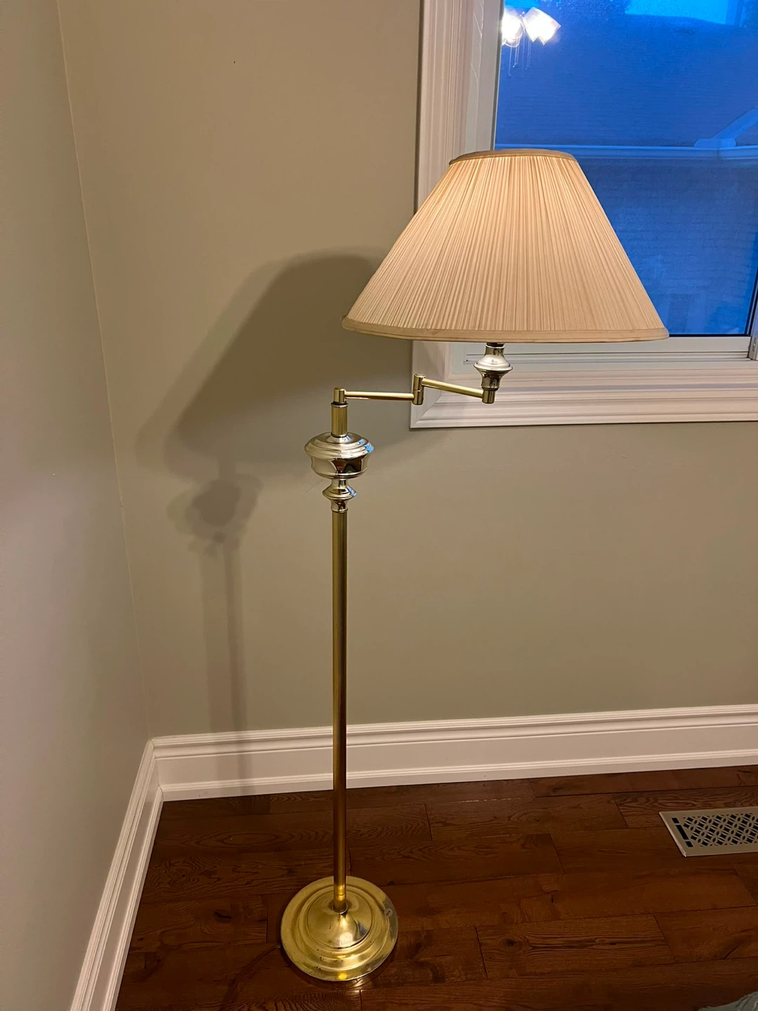 Brass Floor Lamp with Adjustable Arm - photo 3