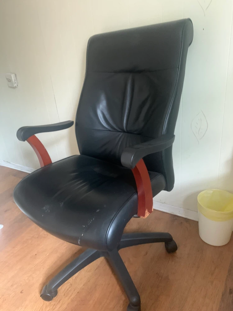 Black Faux Leather Office Chair - photo 2