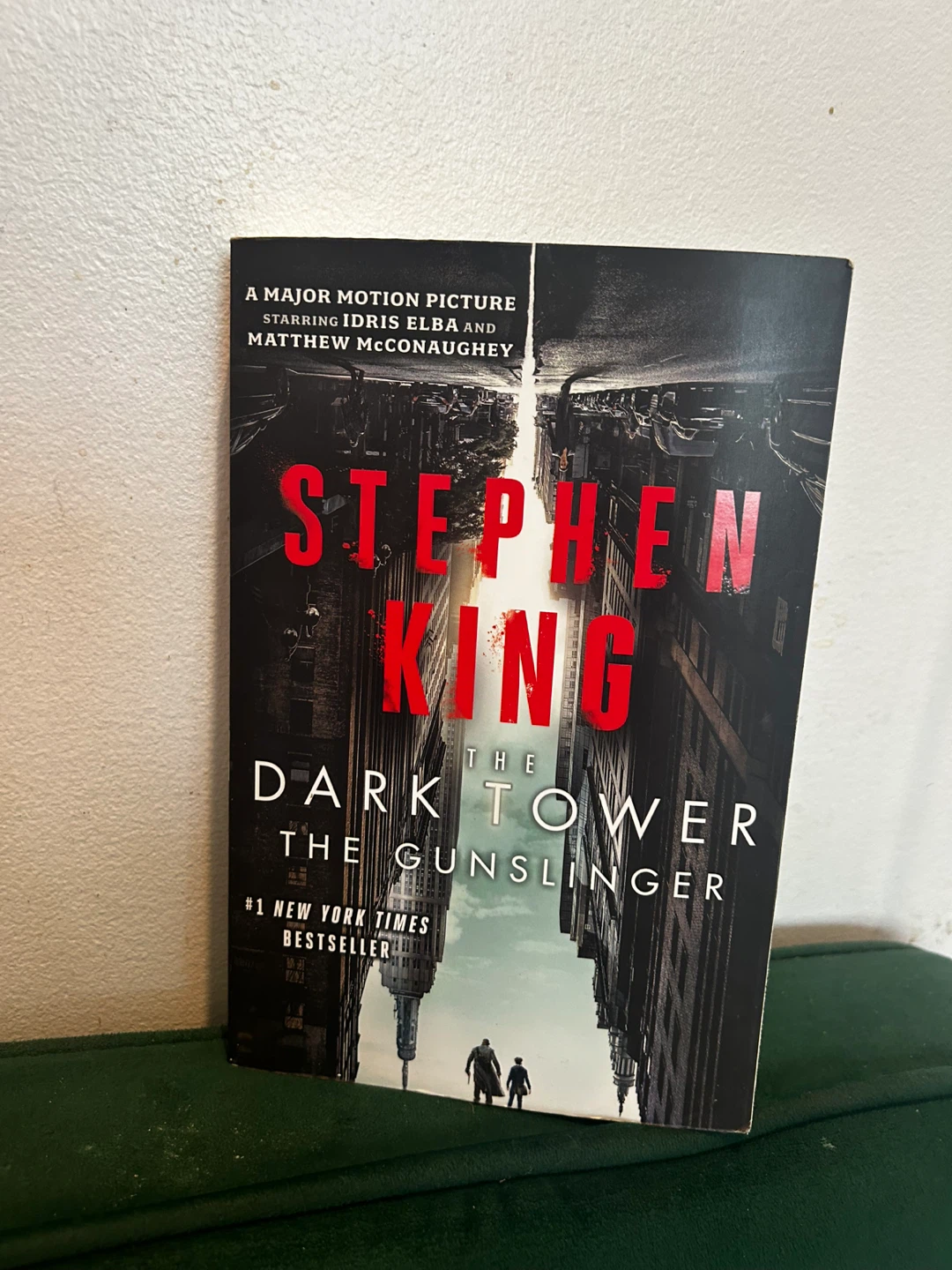 Stephen King The Dark Tower: The Gunslinger Paperback Book