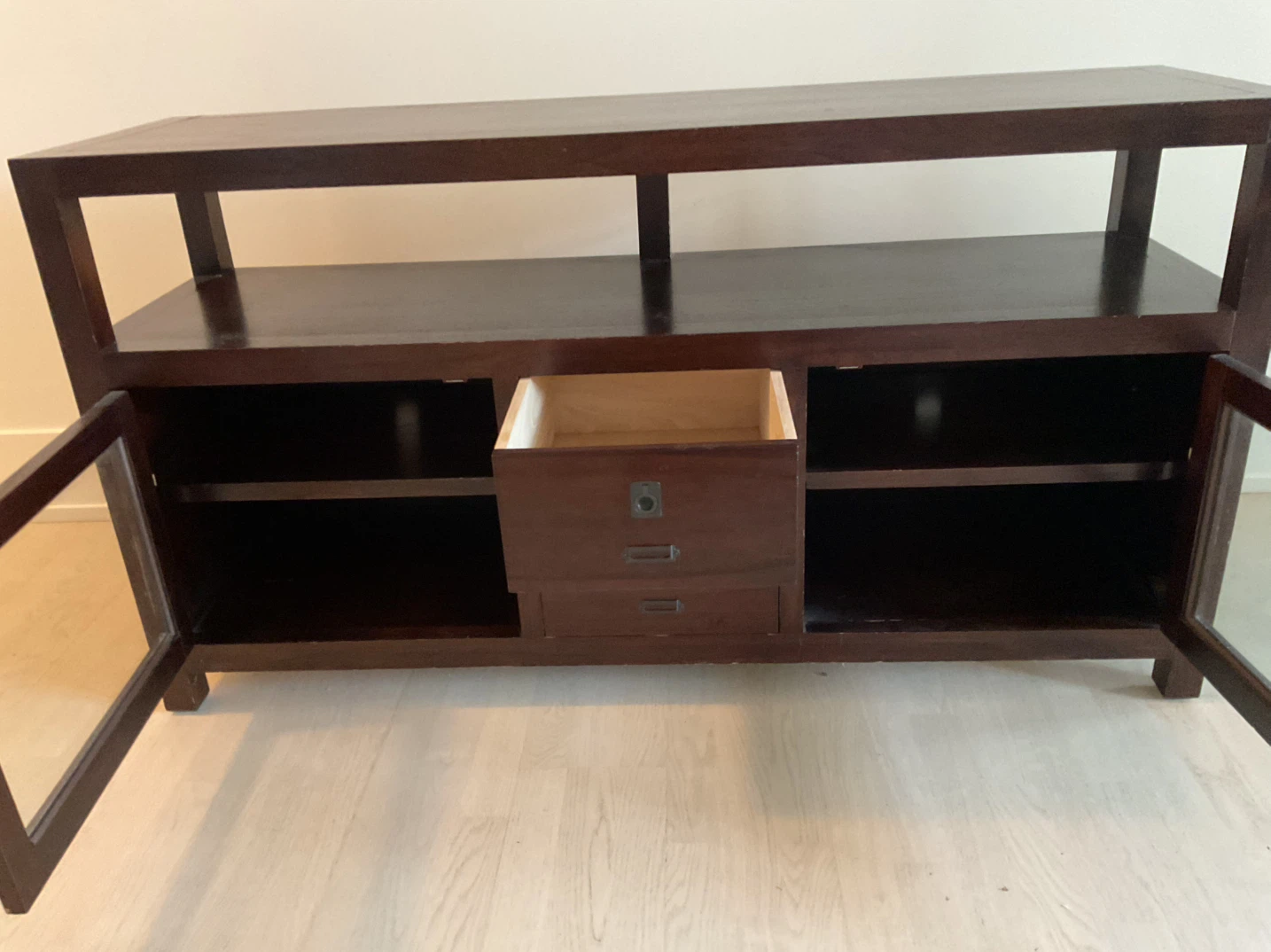 Media console - photo 3