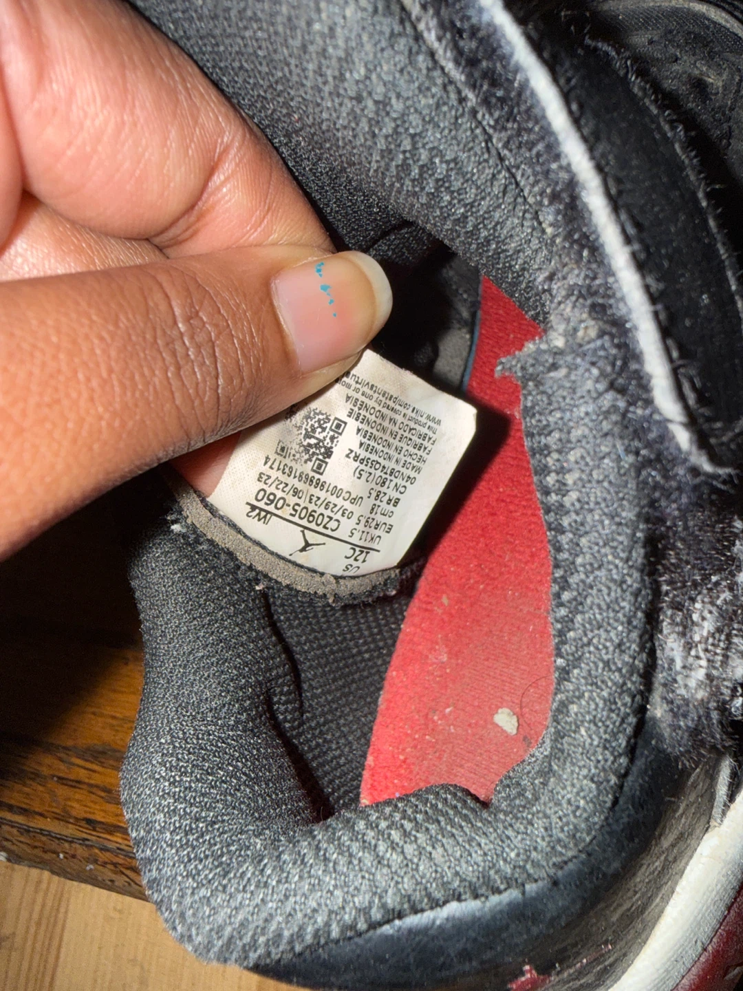 Kids Air Jordan is 12c - photo 2