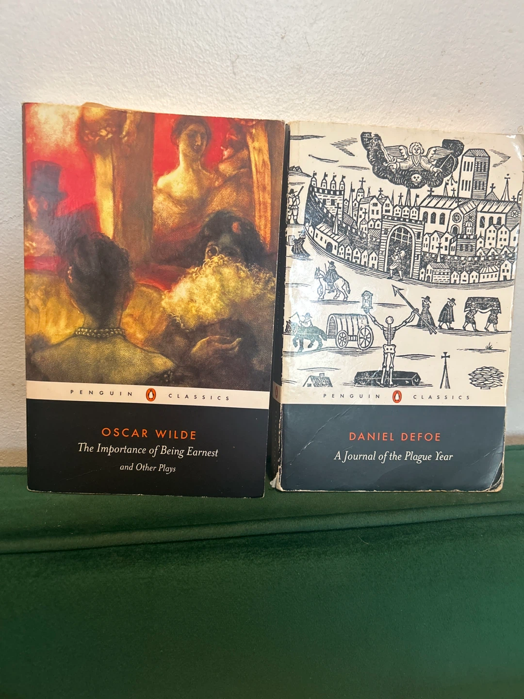 Penguin Classics Books: Oscar Wilde & Daniel Defoe