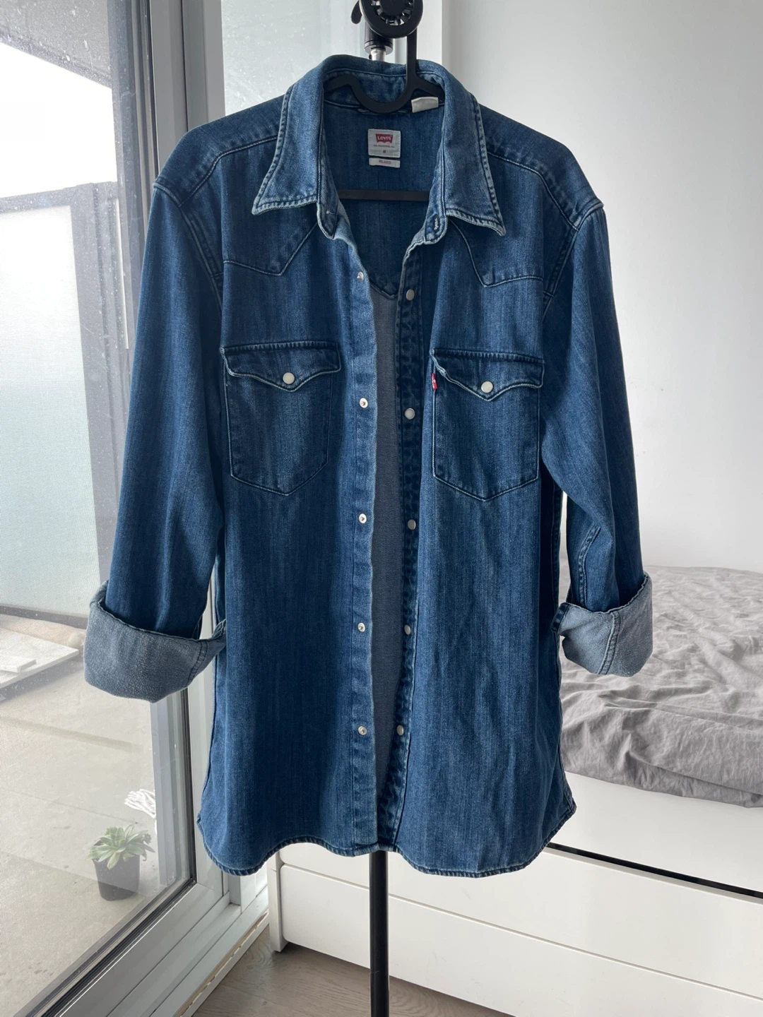 Levi's Relaxed Fit Denim Shirt - Medium