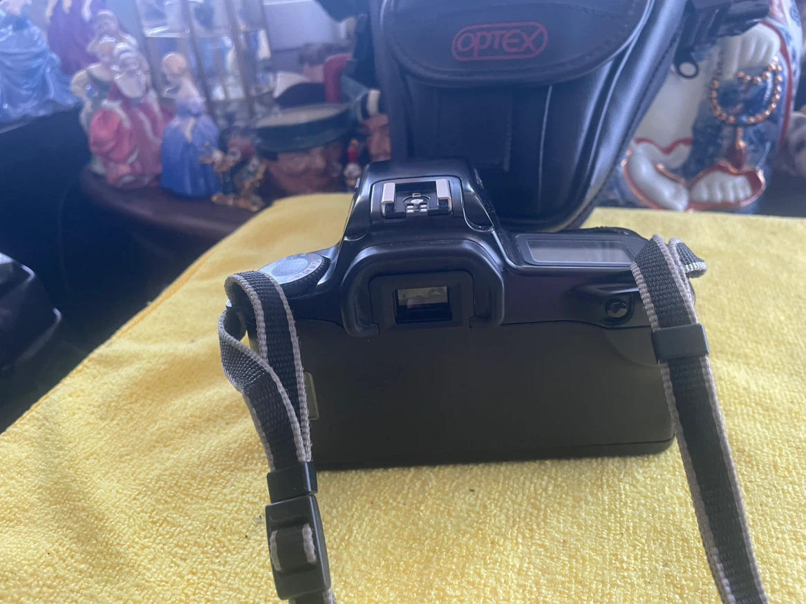 Canon EOS Rebel S 35-70mm Camera with Optex Bag - photo 4