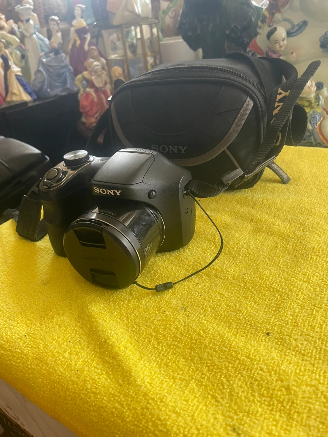 Sony DSC-H200 Digital Camera with 26x Optical Zoom - photo 2