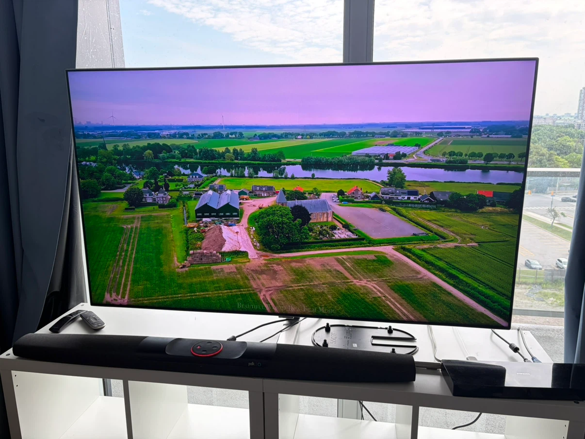 55” Samsung Q7 TV and Polk Audio Soundbar - photo 3