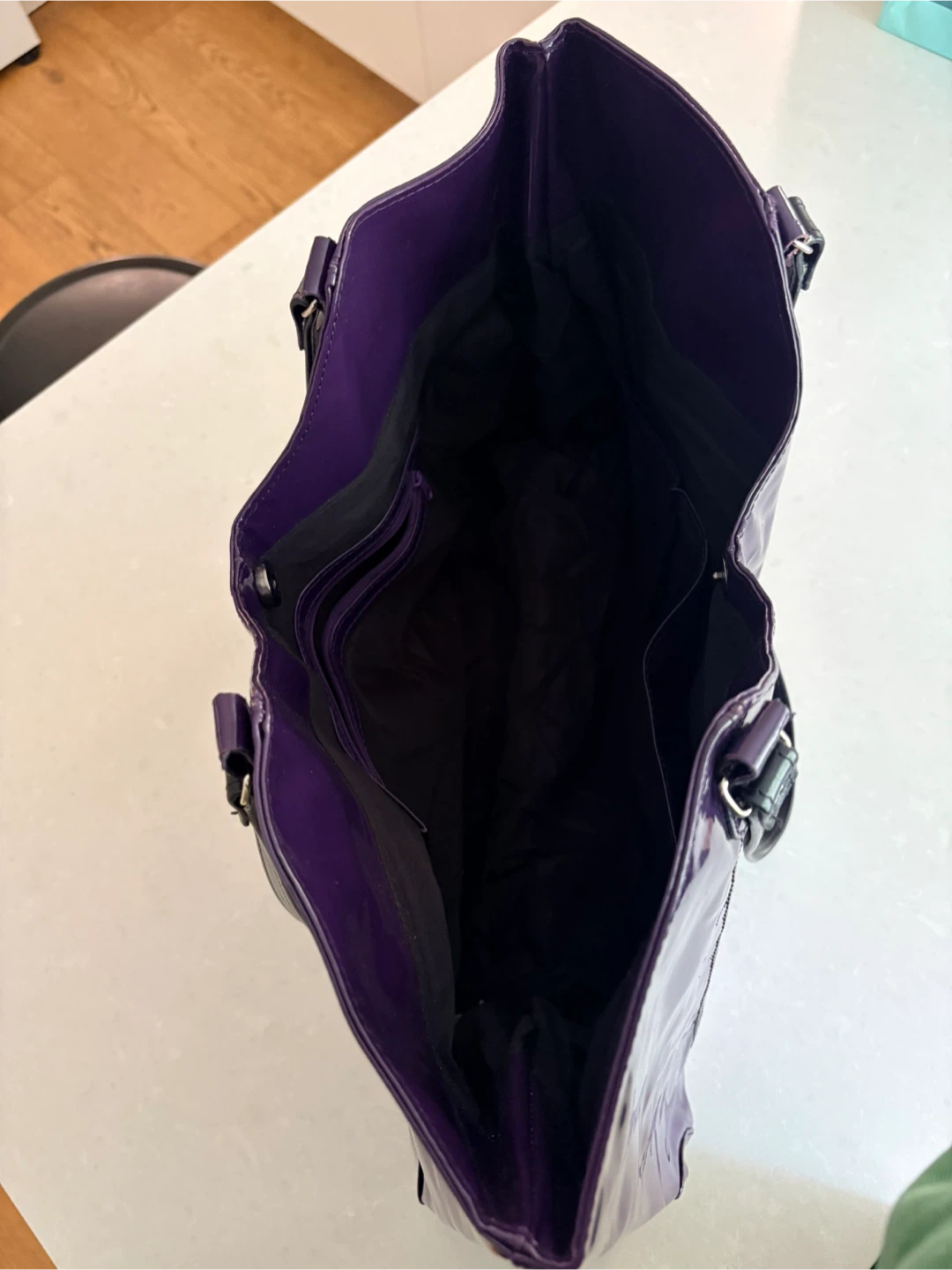 Gorgeous Purple Patent Leather Tote Bag - photo 3