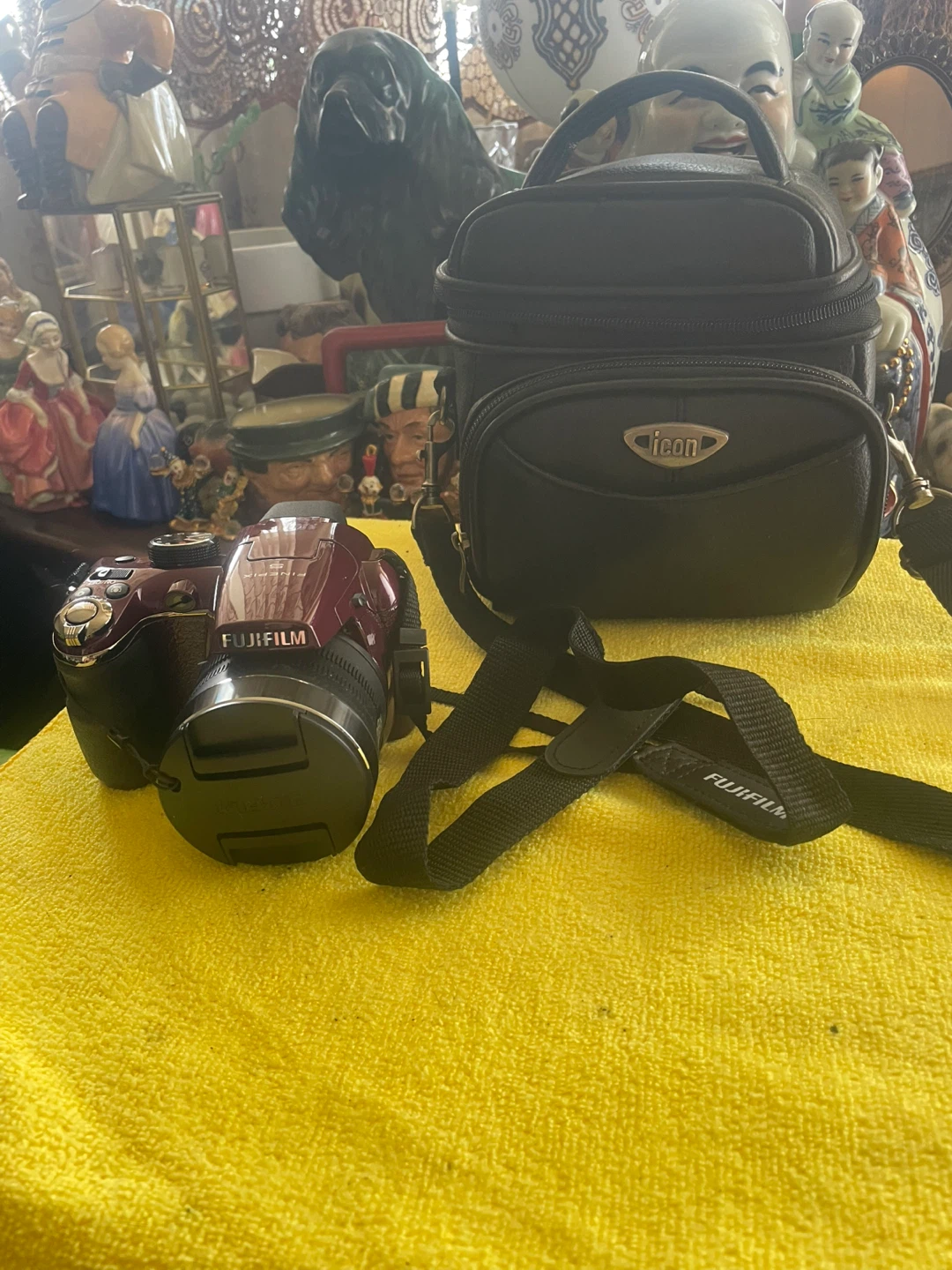 Fujifilm FinePix S400 Digital Camera with Case