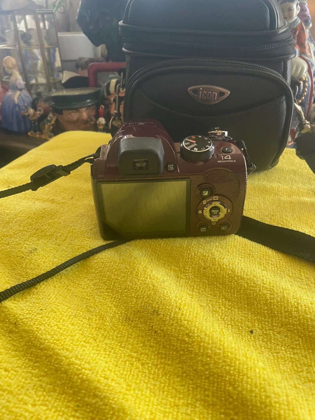 Fujifilm FinePix S400 Digital Camera with Case - photo 3