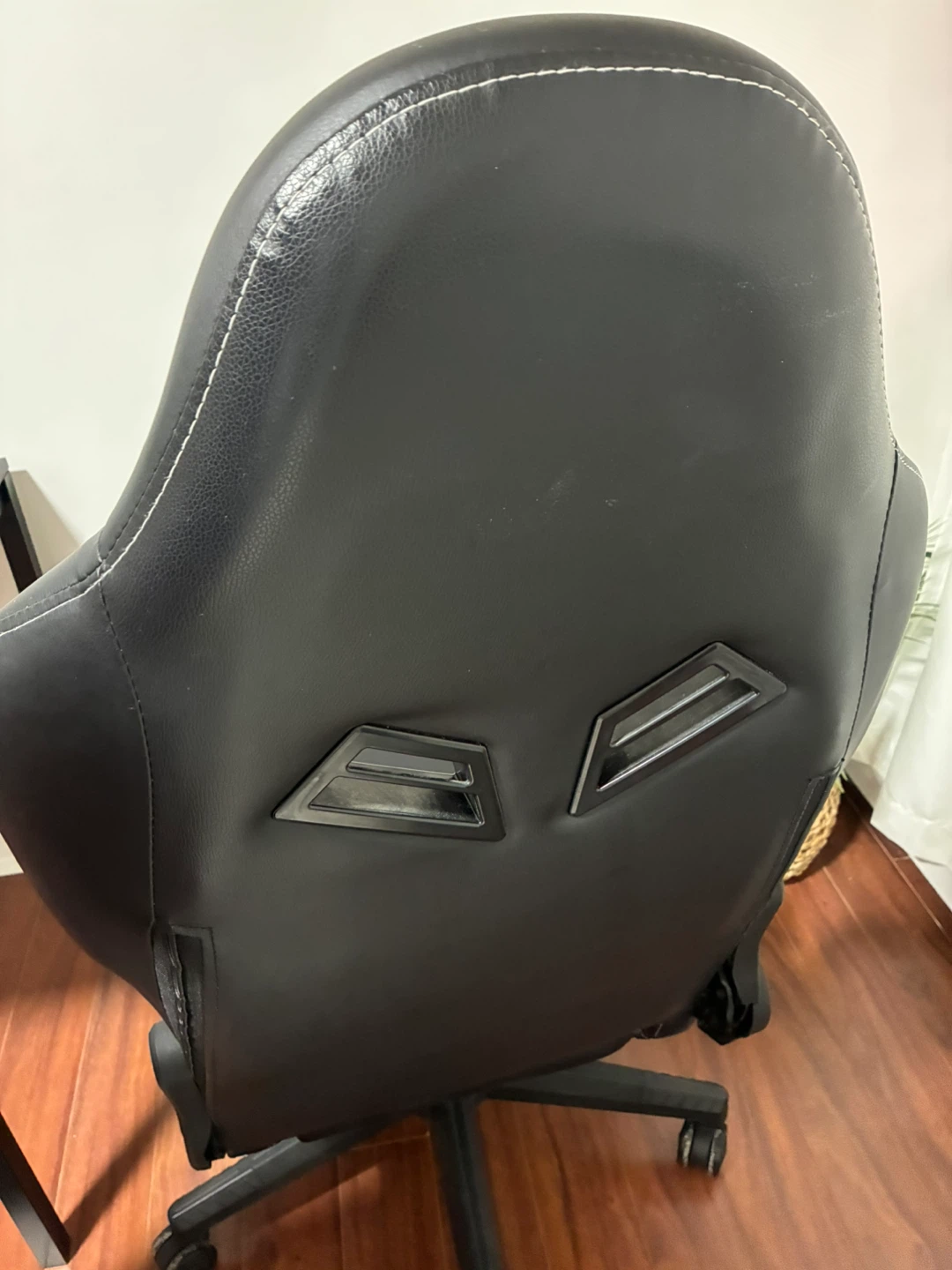 Black Gaming Chair with Footrest - photo 5